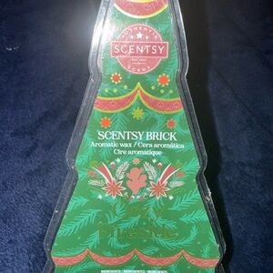 Scentsy Cozy Fireside Aromatic Wax Brick - Green and Red